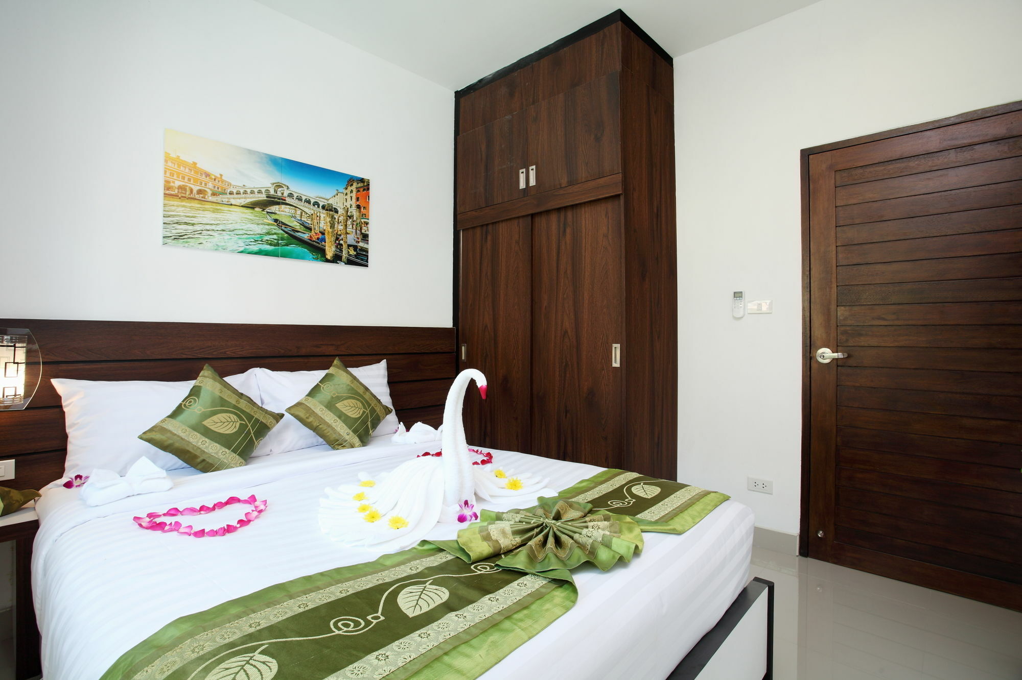Kata Hill View Villas By Kata Sea View Villas Екстериор снимка